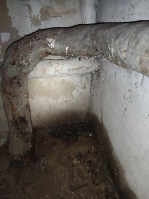 Протечка в подвале2.jpg